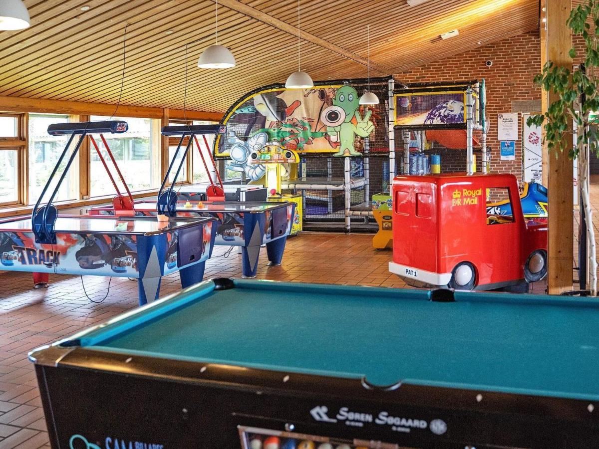 6 Person Holiday Home On A Holiday Park In הנסטהולם מראה חיצוני תמונה